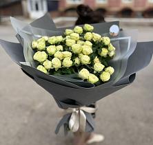 Букет Белые кустовые розы Солинеро в Ейске